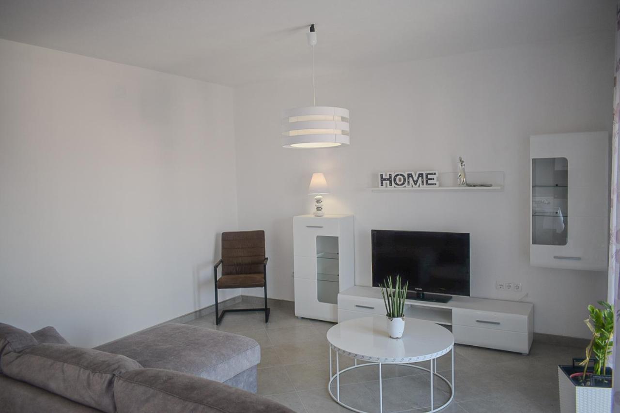 Apartments Villa Lili Цриквеница Экстерьер фото
